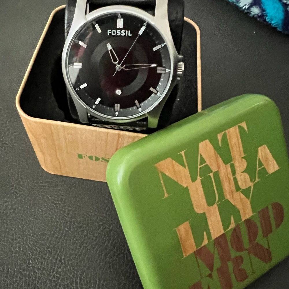 Fossil men’s watch with box included